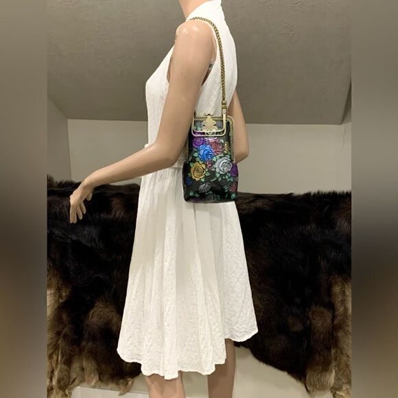 Handmade Genuine Embossed Rose Cowhide Clutch/Phone Case, Kiss Clasp/Clip Pouch - Picture 5 of 16